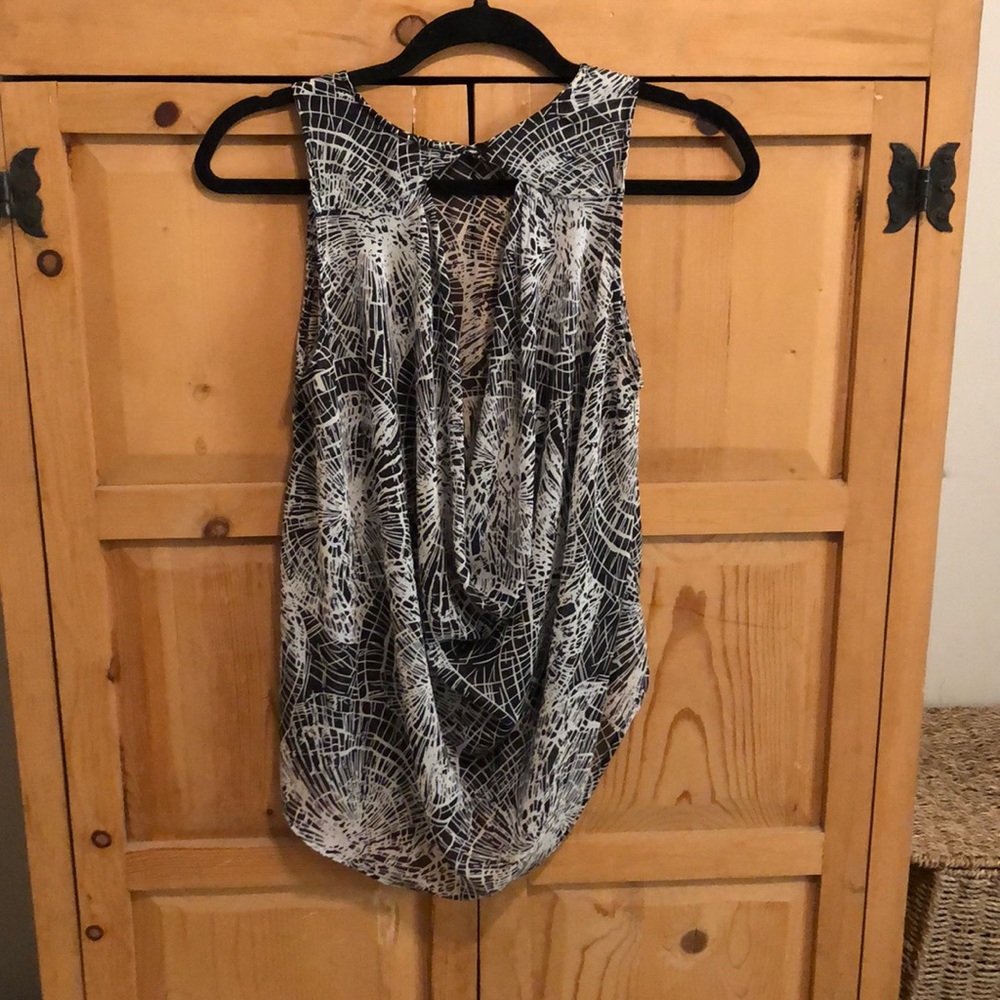 Polyester top - Picture 2 of 3